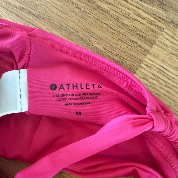 Athleta Plunge Bikini Top- size M - Picture 2 of 9